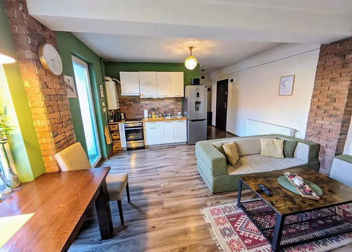 Equaniouse 2-Stay- Close To City Center