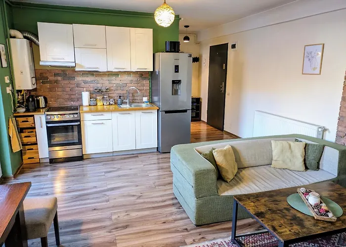 Equaniouse 2-Stay- Close To City Center