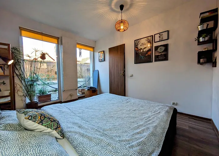 Equaniouse 2-Stay- Close To City Center